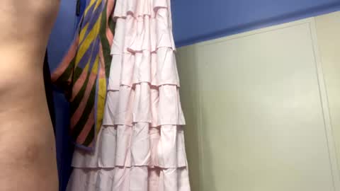 gurlnips online show from December 10, 2024, 1:43 am