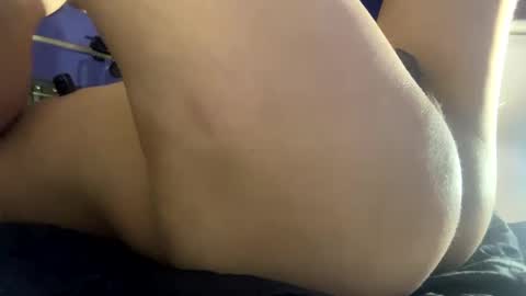 gurlnips online show from December 10, 2024, 12:05 pm