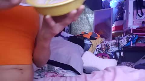 gurlnips online show from February 5, 2025, 12:10 am