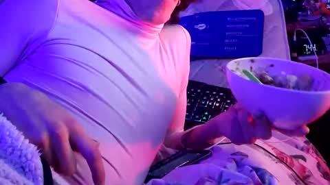 gurlnips online show from February 11, 2025, 3:50 am