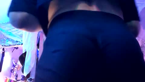 gurlnips online show from March 11, 2025, 2:10 am