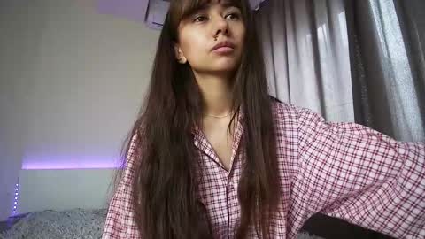 meriannabell online show from November 4, 2025, 1:21 pm