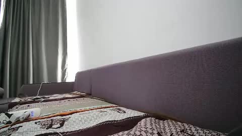 meriannabell online show from April 20, 2026, 4:37 am