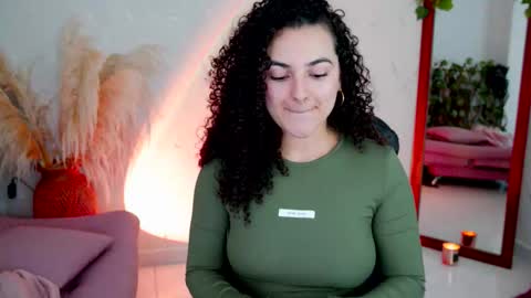 Snapshot of merida_bell18 chatting on March 23, 2026, 12:36 am Merida Bell online show from March 23, 2026, 12:36 am