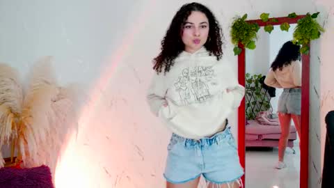 Snapshot of merida_bell18 chatting on March 27, 2026, 3:01 am Merida Bell online show from March 27, 2026, 3:01 am
