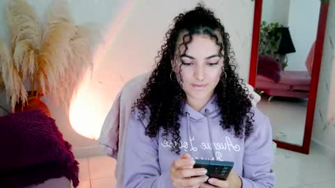 Snapshot of merida_bell18 chatting on April 2, 2026, 11:35 pm Merida Bell online show from April 2, 2026, 11:35 pm