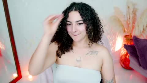 Snapshot of merida_bell18 chatting on May 14, 2026, 10:16 pm Merida Bell online show from May 14, 2026, 10:16 pm