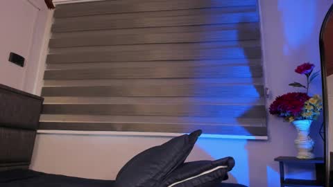 Merida  online show from February 22, 2025, 3:58 pm