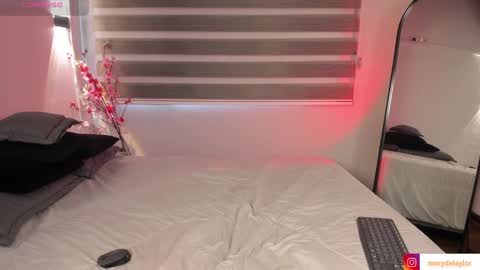 Merida  online show from September 23, 2025, 1:14 pm