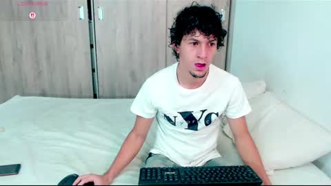 Snapshot of meridandwither chatting on July 24, 2026, 10:02 am MeridandWither online show from July 24, 2026, 10:02 am