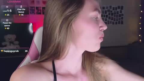 Snapshot of merry_dancers_ chatting on January 17, 2025, 6:02 pm Susan online show from January 17, 2025, 6:02 pm