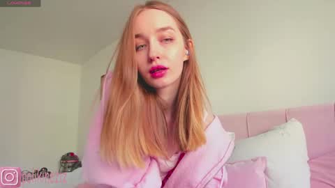 Snapshot of merryl_clark chatting on June 1, 2026, 2:08 pm Sara online show from June 1, 2026, 2:08 pm