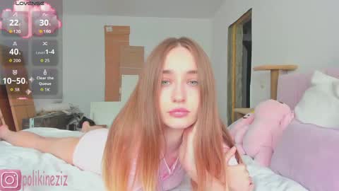 Snapshot of merryl_clark chatting on June 4, 2026, 12:44 pm Sara online show from June 4, 2026, 12:44 pm