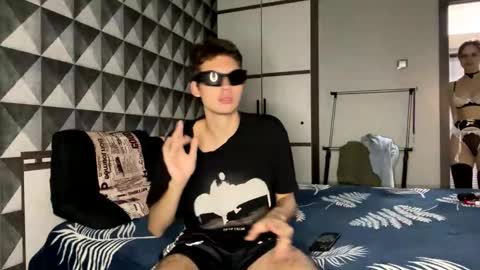 Johnny and Hailey online show from October 4, 2025, 5:33 pm