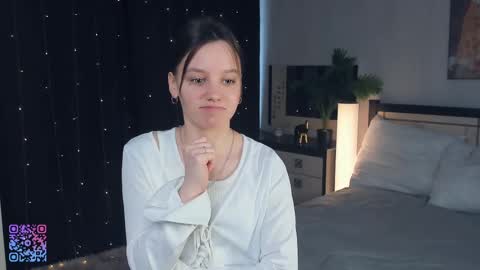 Lollita online show from March 3, 2025, 7:54 am