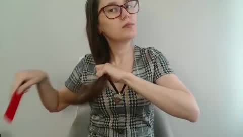 Jessica online show from October 15, 2025, 9:42 am