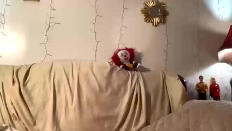 Lia online show from October 12, 2025, 9:30 am