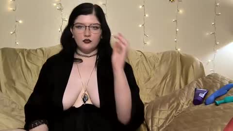 Lia online show from October 21, 2025, 1:45 pm