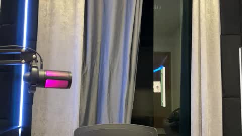 mettew22cm online show from September 8, 2025, 11:59 pm