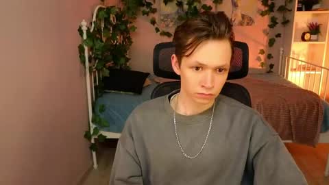 Snapshot of meverik_oushen chatting on May 26, 2026, 1:07 pm MEVERIK OUSHEN online show from May 26, 2026, 1:07 pm