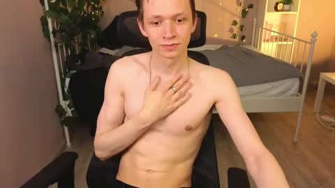 Snapshot of meverik_oushen chatting on May 28, 2026, 8:50 pm MEVERIK OUSHEN online show from May 28, 2026, 8:50 pm