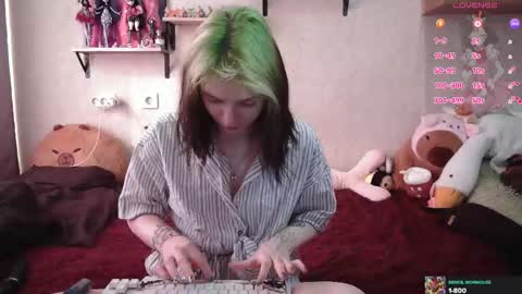 Mavis online show from September 17, 2025, 3:30 am