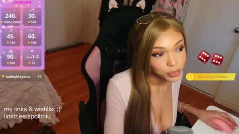 mew2wo online show from February 3, 2026, 1:26 am