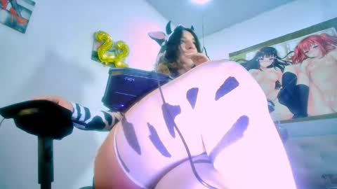 mew_alix online show from April 21, 2026, 2:45 pm