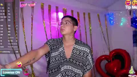 Jhon online show from March 6, 2025, 9:25 am