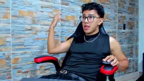 mexwilliams online show from October 27, 2025, 1:37 pm