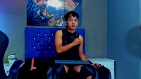 mexwilliams online show from November 25, 2025, 1:22 pm