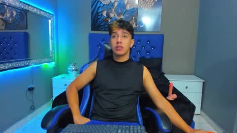 mexwilliams online show from November 27, 2025, 1:13 pm