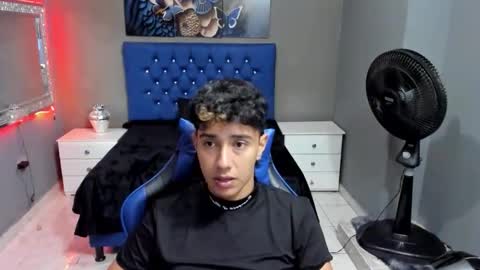 mexwilliams online show from December 5, 2025, 1:20 pm