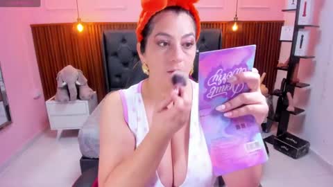 meylagia online show from November 14, 2025, 3:05 am