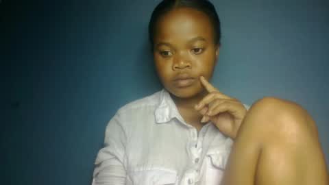 Snapshot of meyllah12 chatting on March 8, 2026, 9:24 am meyllah12 online show from March 8, 2026, 9:24 am