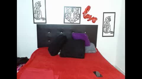 Snapshot of mhia1972 chatting on October 19, 2025, 5:35 pm mhia1972 online show from October 19, 2025, 5:35 pm