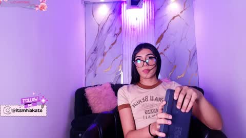 Mhia Kate online show from April 6, 2026, 12:06 pm