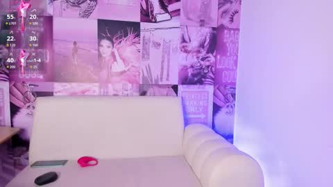 Mia online show from October 25, 2025, 2:24 pm