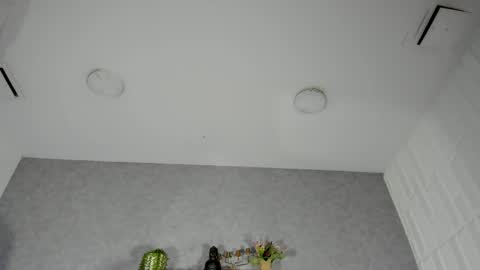 Mia1blaze online show from April 22, 2026, 3:42 am