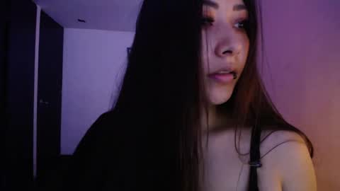 Mia zoe online show from February 19, 2025, 4:55 pm