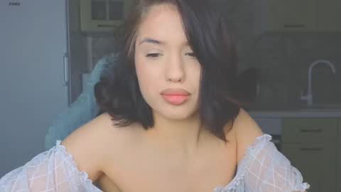 Mia online show from February 23, 2025, 10:20 pm