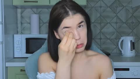 Mia online show from March 9, 2025, 2:18 am