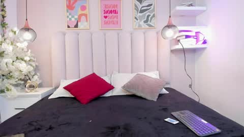 Snapshot of mia__bailey_ chatting on May 8, 2026, 3:34 am mia__bailey_ online show from May 8, 2026, 3:34 am