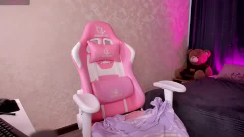 Mia  GMT7 Mon Tue Wen Thur 1000am-0300pm Sat 0300am-0900am online show from March 11, 2025, 5:27 am