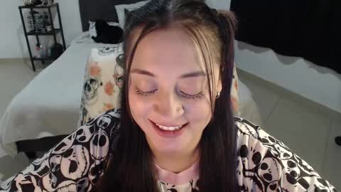 mia online show from December 16, 2024, 5:27 am