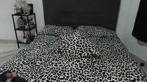 mia online show from December 28, 2024, 5:23 am