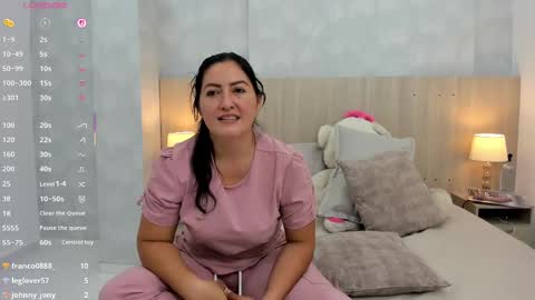 Mia Aristizabal online show from September 11, 2025, 5:02 pm