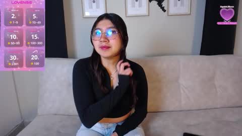 Mia  online show from October 29, 2025, 4:15 am