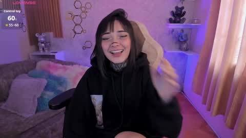 Snapshot of mia_cat05 chatting on April 30, 2026, 9:19 pm Mia online show from April 30, 2026, 9:19 pm