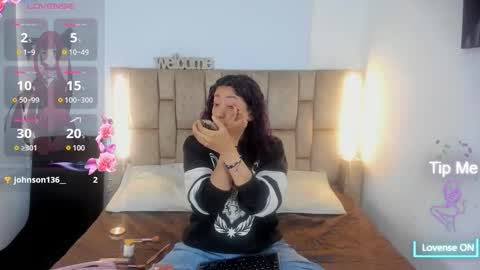 mia_cavallii online show from March 5, 2026, 11:50 am